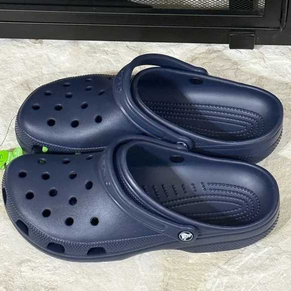 New Unisex Crocs Classic Clog - M7 W9, M8-W10 and Men’s 11 in Navy Blue - Picture 2 of 4